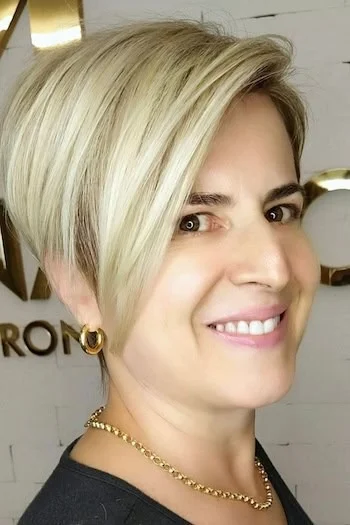 Sleek Blonde Pixie with Side Bangs