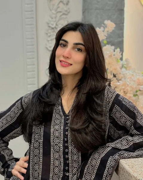 Deep Brunette Butterfly Cut with Soft, Feathered Ends