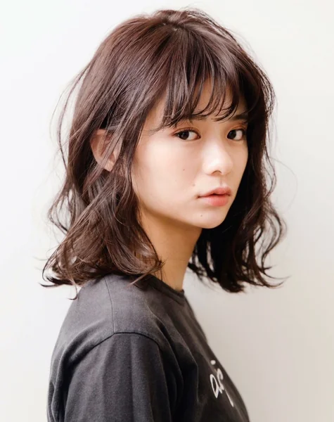 Textured Wavy Shoulder Bob with Piecey Fringe