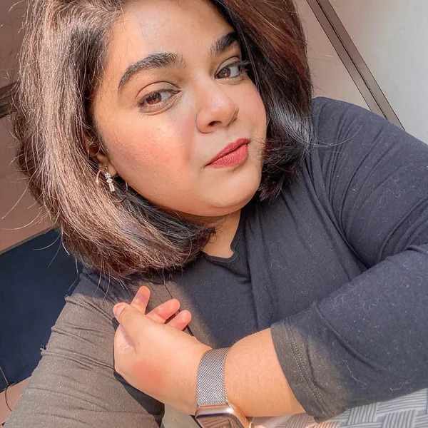 Volumized Chin-Length Bob with Deep Side Part