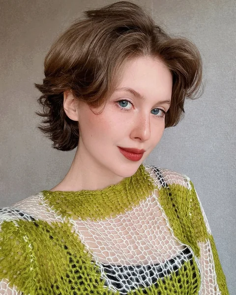 Chic Tousled Bixie Cut with Soft Wave