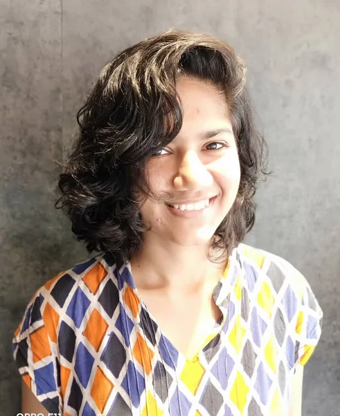 Curly Layered Bob for Maximum Volume