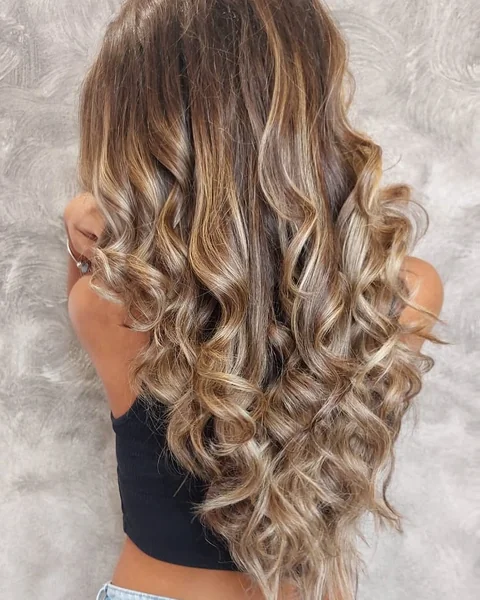 Dimensional Bronde Butterfly Layers with Voluminous Curls