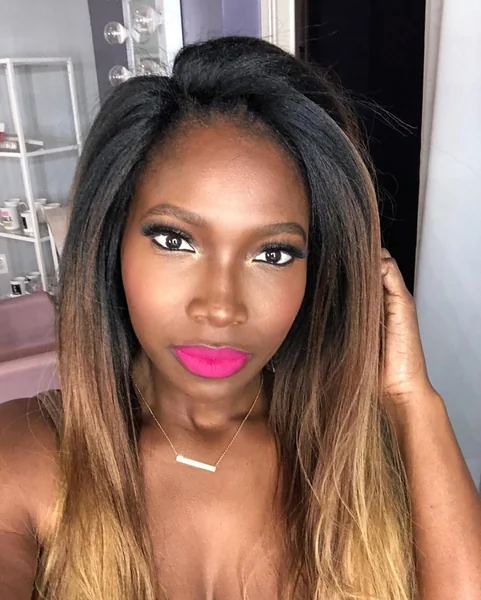 Straightened Lob with Dark Root and Honey Ombré