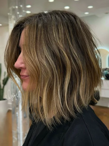 Chic Sun-Kissed Lob with Effortless Textured Layers