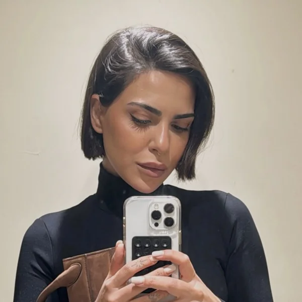 Deep Side-Parted Blunt Bob for Fine Hair