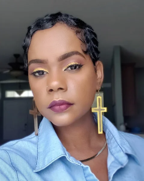 Defined Short Finger Wave Pixie with Shine