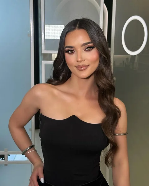 Luxurious Dark Brunette Wig with Classic Hollywood Waves