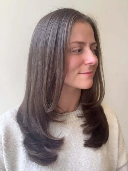 Sleek Brunette Midi-Cut with Internal Curved Layers