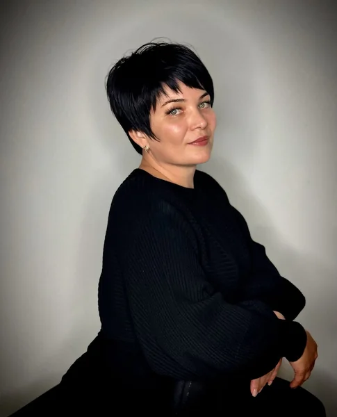 Soft Textured Pixie Bob with Layered Nape