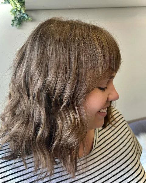 Wavy Collarbone Lob with Light Sweeping Fringe