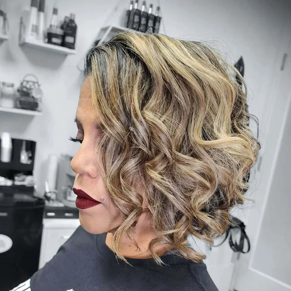 Wavy Textured Blonde Bob with Piecey Layers