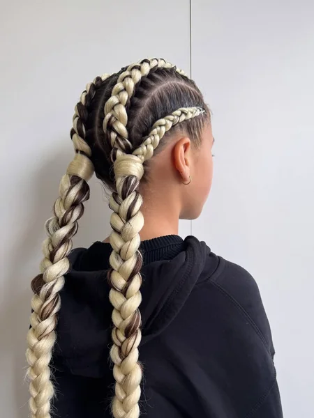 Dual Blonde-Accent Jumbo Braids for Edgy Style