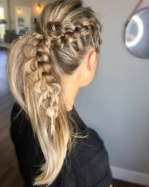 Simple Mid-Length Polished Ponytail with Subtle Layers