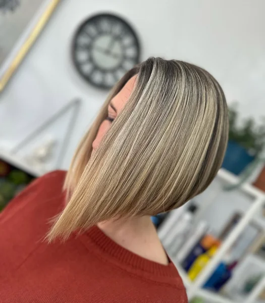 Sleek High-Contrast Inverted Bob with Sharp Precision