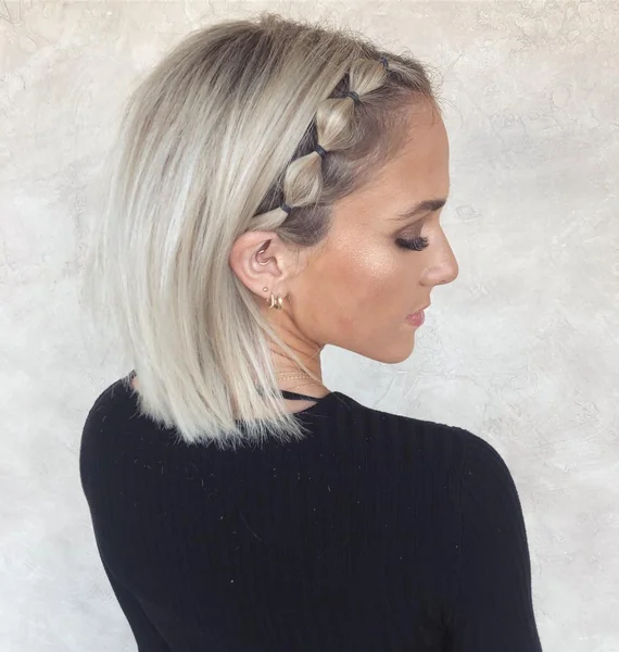 Effortless Bronde Lob with Voluminous Face-Framing Waves