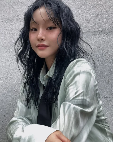 Edgy Midnight Blue Waves with Jagged Layers