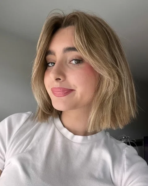 Honey Blonde Textured Bob with Face-Framing Layers