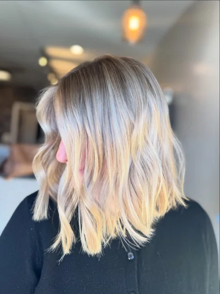 Icy Champagne Lob with Sun-Kissed Face-Framing Waves