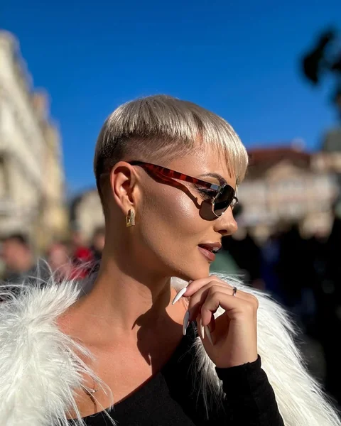 pixie undercut haircut for round faces