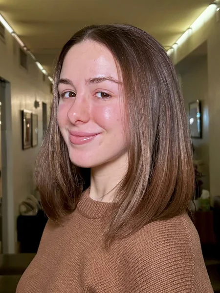 Soft Tapered Lob with Natural Warm Tones