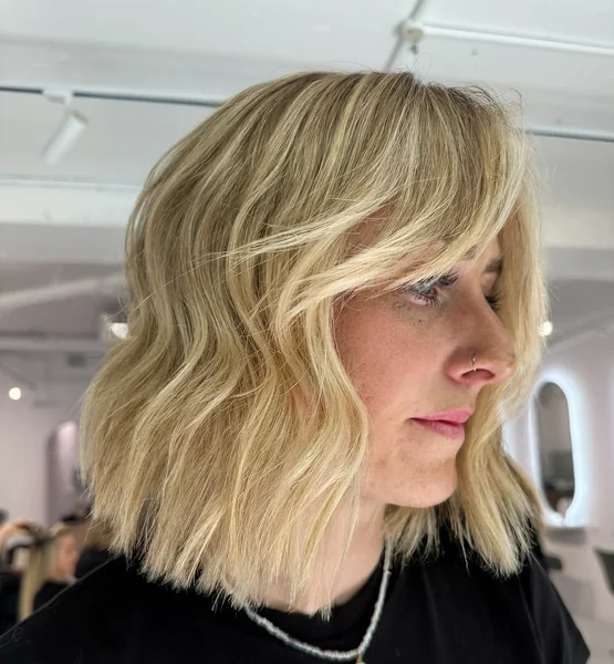 Sunny Blonde Lob with Effortless Textured Waves