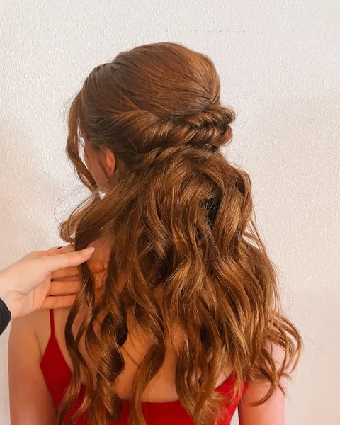 Wavy Toffee Bob with Soft Face-Framing Fringe