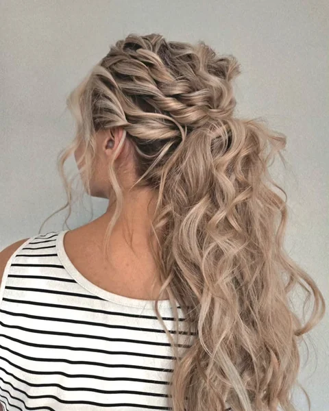 Glamorous Wavy Ponytail with Polished Volume